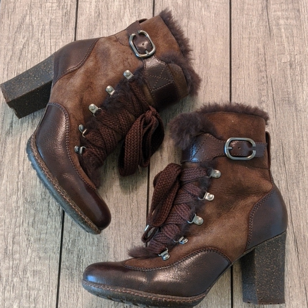 Fur lined lace up boots